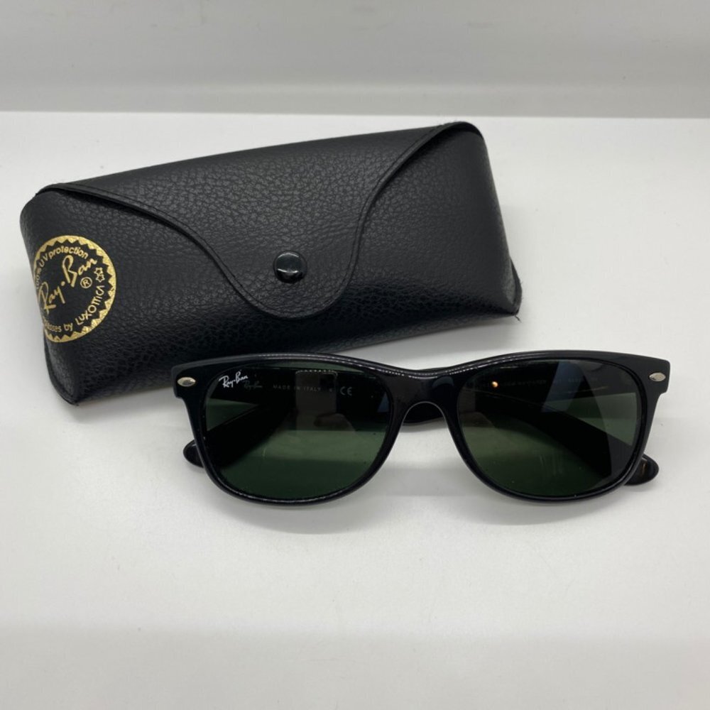 Ray-Ban "New Wayfarer" Black/Green RB 2132